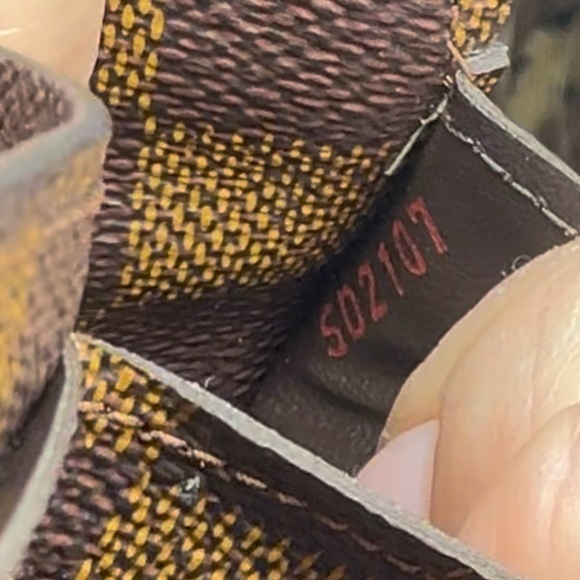 *SOLD* Louis Vuitton Damier Ebene Sarah Wallet - Picture 12 of 12